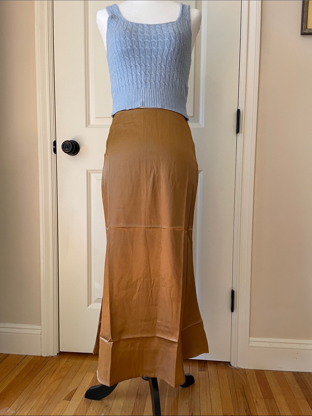 Silky trumpet skirt